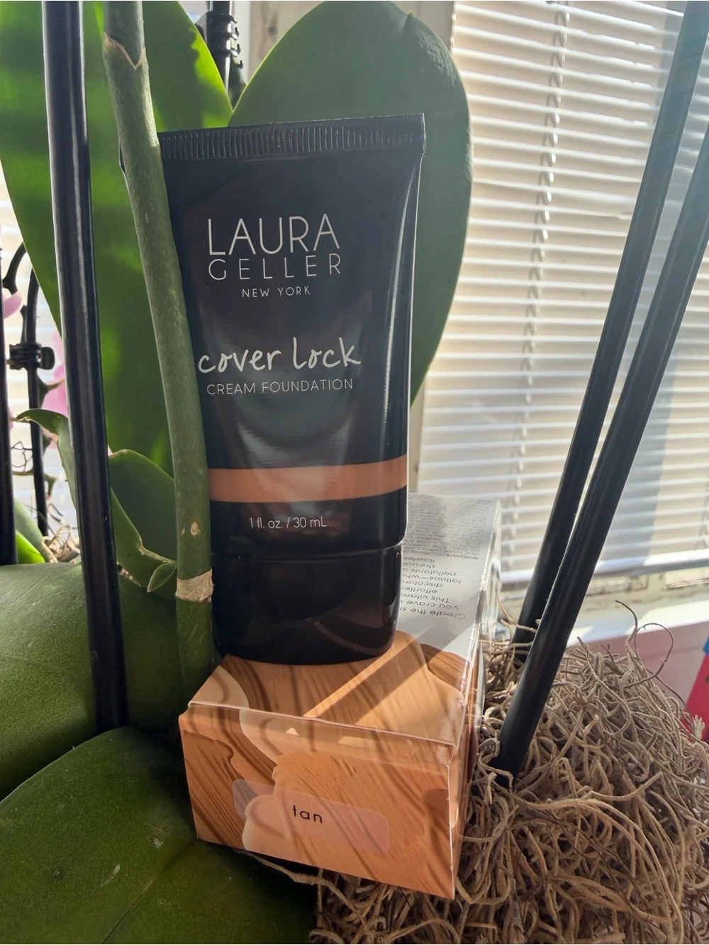 Laura Geller Cover Lock Cream Foundation — Tan Shade